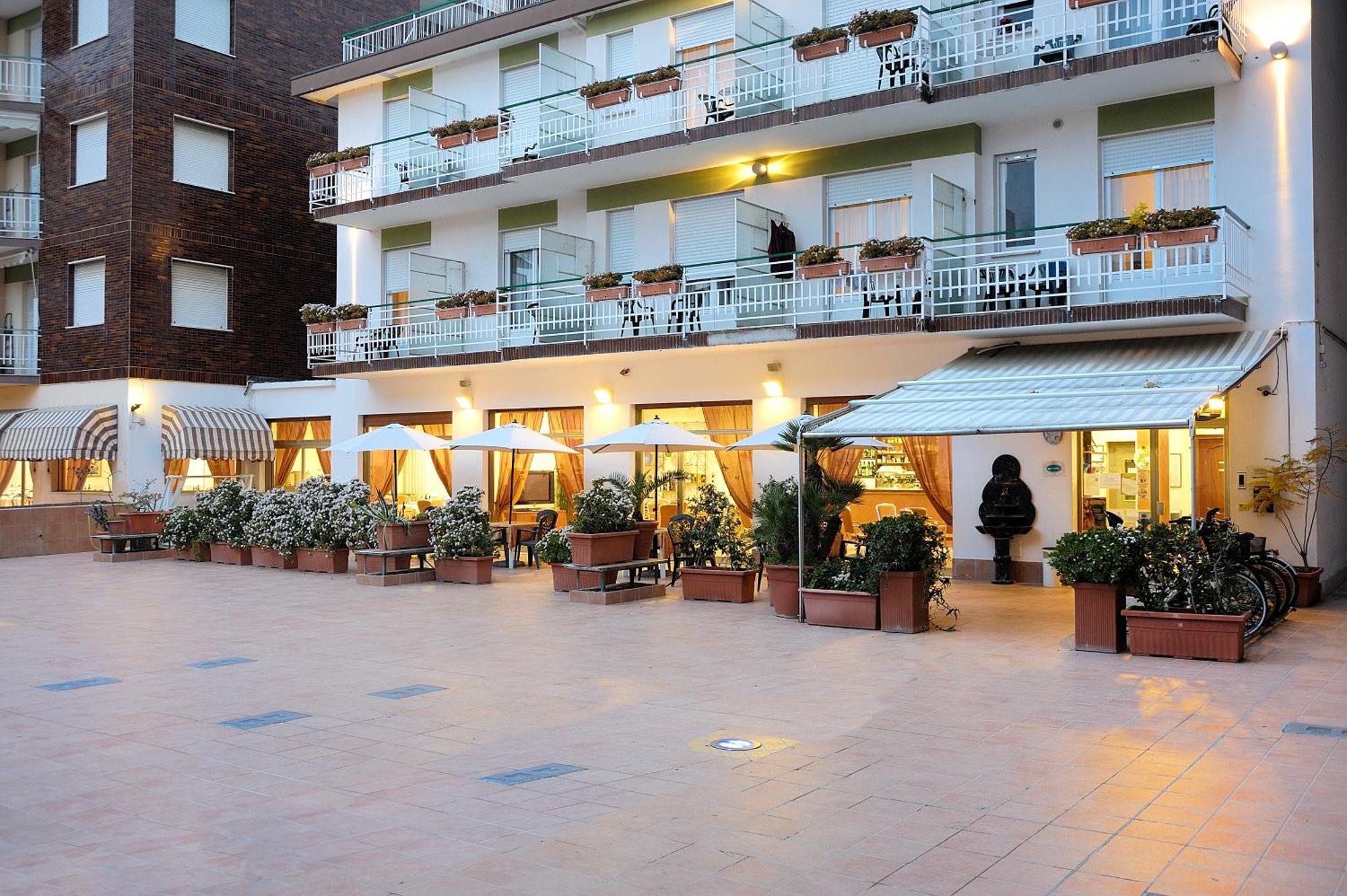 Hotel Arma Ristorante Arma di Taggia Zewnętrze zdjęcie